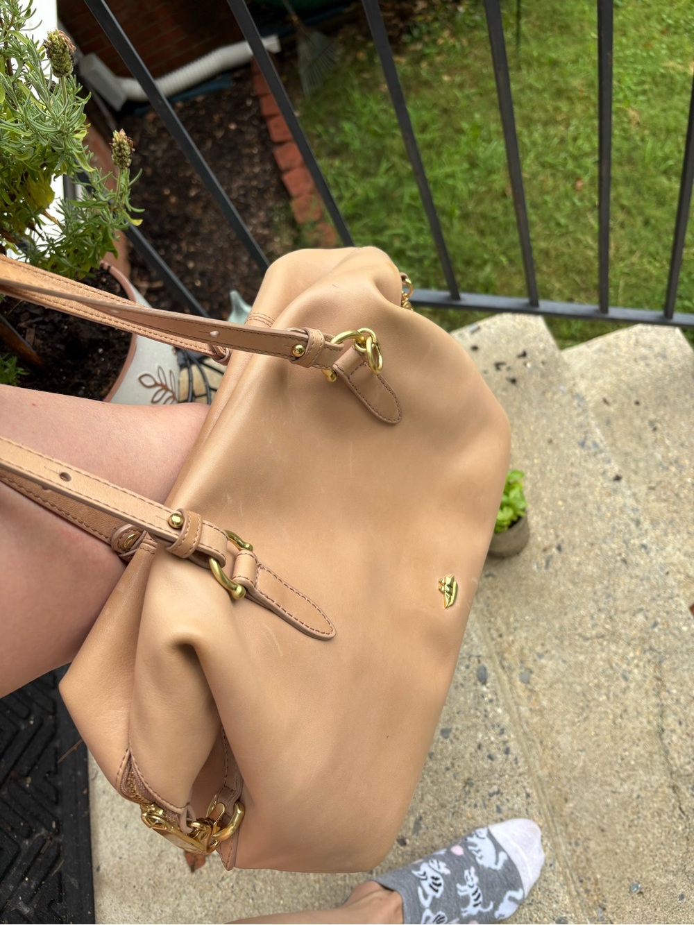 BRAHMIN Tan Leather Shoulder Bag with Gold Hardware